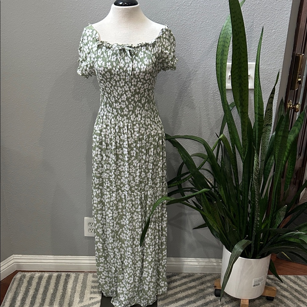 Kindred Anthropologie Green & White Floral Print maxi dress M